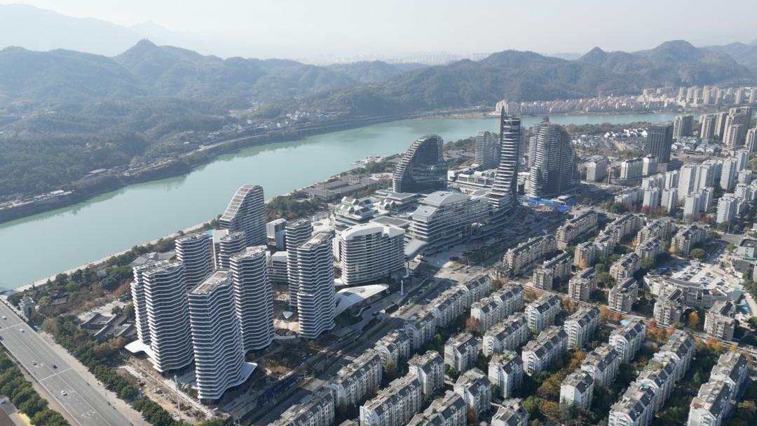 文山麗水湖畔新貌與發(fā)展動態(tài)，生態(tài)宜居勝地的蛻變之旅